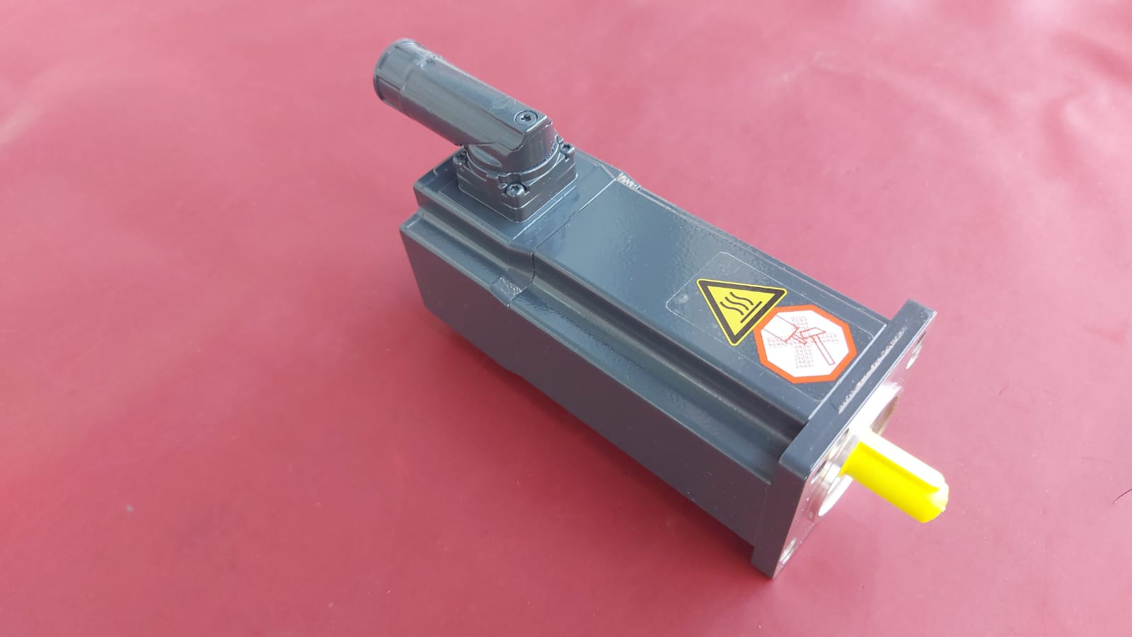 BECKHOFF AM8122-1F20-0000 AM81221F200000 AM8122 1F20 0000